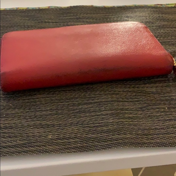 Red Prada Wallet - Picture 3 of 7